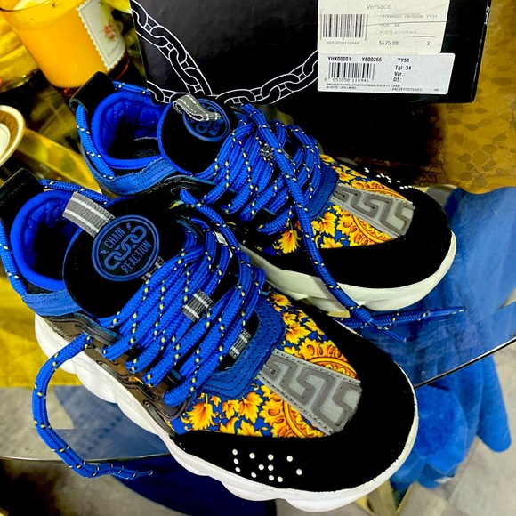 💯% authentic ❤️versace sneaker perfect like brand new with box - Picture 1 of 11